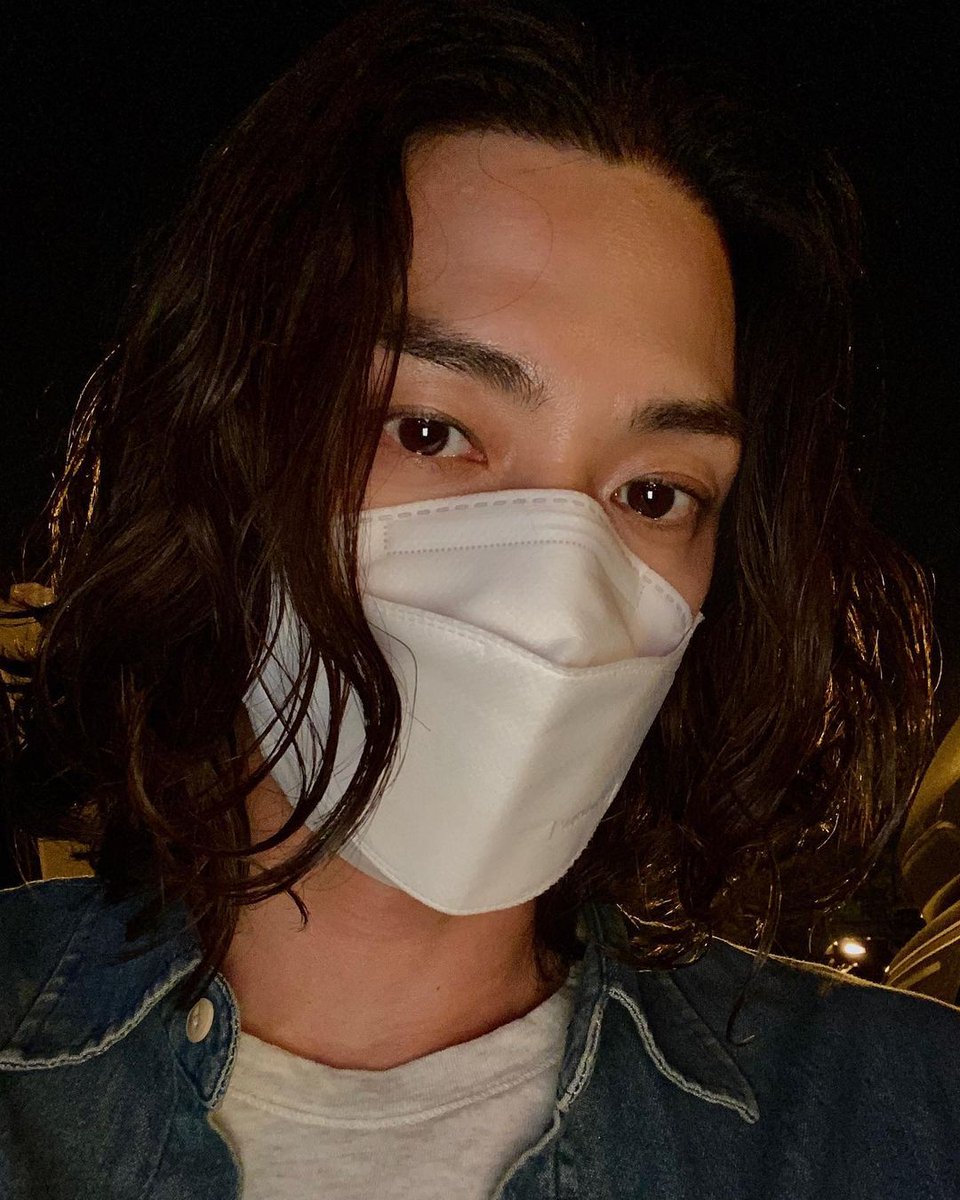 actorjihun's tweet image. _
오늘 이제 악의꽃 하는날....
마자여?
👁👁
#BHS