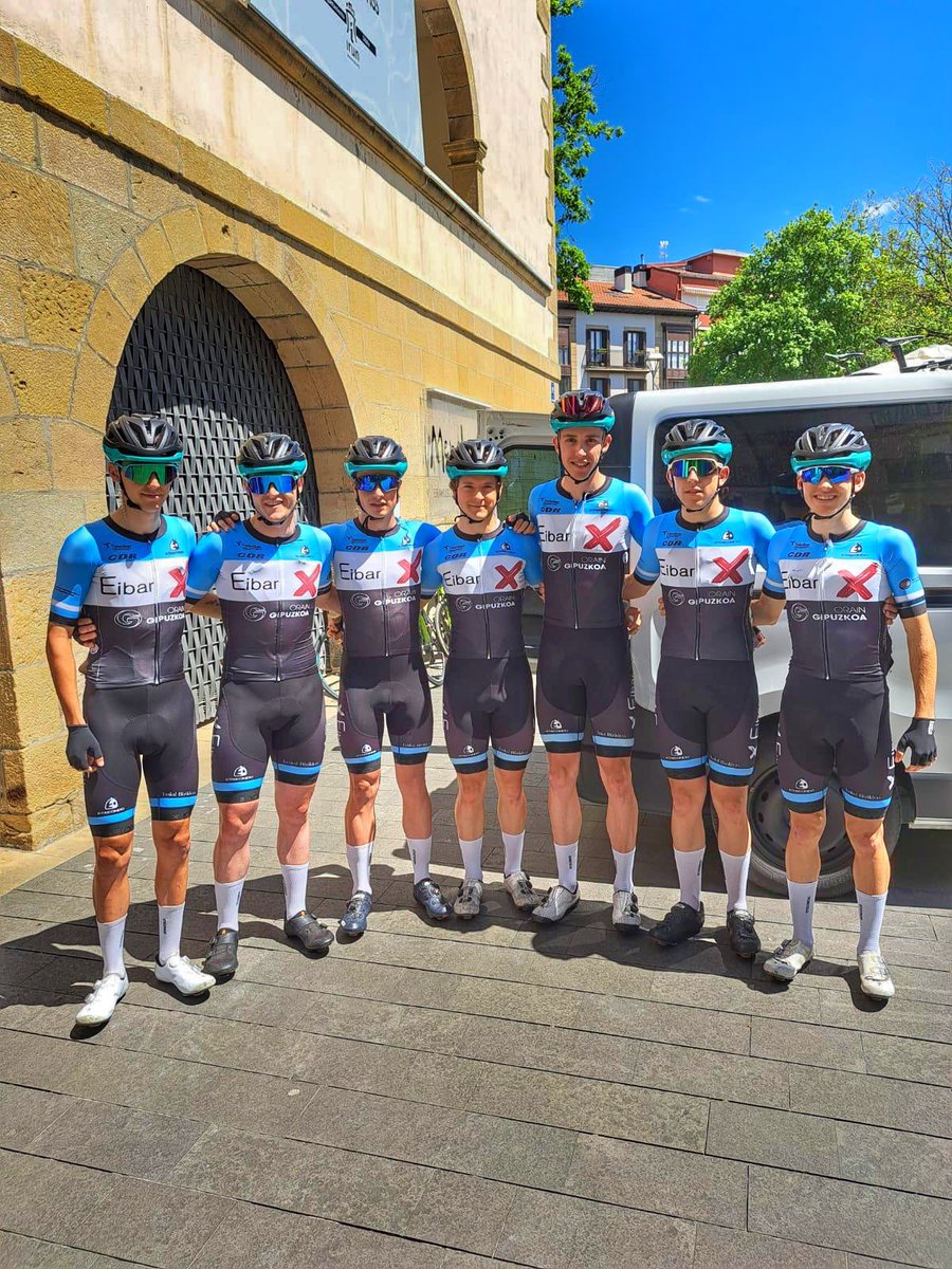 💥Bidasoa Itzulia!💥

🔵 Gozatzeko itzulia izan da, nagusirako zorte handirik izan ez dugun arren, tarteko helmugen lehian ibili gara azken egunerarte. 👇🏼