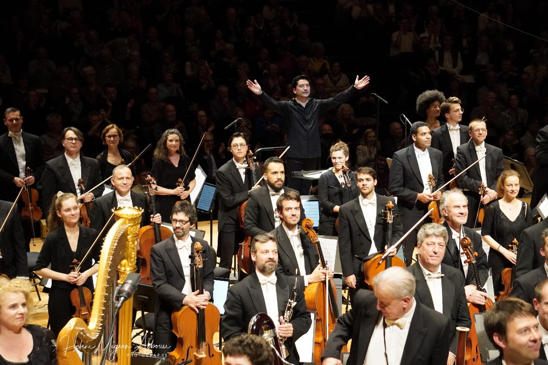 helene_mahln's tweet photo. 🎶 Bravo and thank you @ONDIF conducted by #EugeneTzigane for this wonderful #Mahler #Symphony5, tonight at the @philharmonie de #Paris ! 👏👏👏
📷 @helene_mahln - 2023 may.09
#ClassicalMusic #Mahler5 https://t.co/wQyYgIPplo