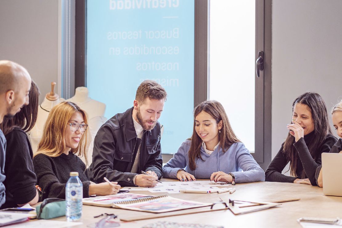 .<a href="/esi_valladolid/">ESI Escuela Superior de Diseño Valladolid</a> y <a href="/FCyLF/">RFCYLF</a> fomentan el #talento juvenil ow.ly/WKvO50Oj7L8 #jóvenes #fútbol