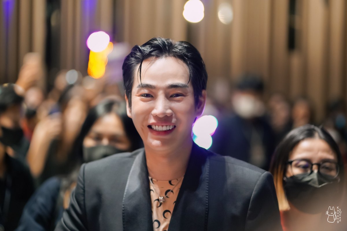 รอยยิ้มนี้ ถึงตายได้เหมือนกันนะคะ อย่าประมาทเป็นอันขาด 🤣
<a href="/peckpalit/">Peck Palit</a>
#palitgallery 
#knsqgallery 
#เป๊กผลิตโชค 
#PeckPaLitChoke 
#TGMA2023xPeckPalit