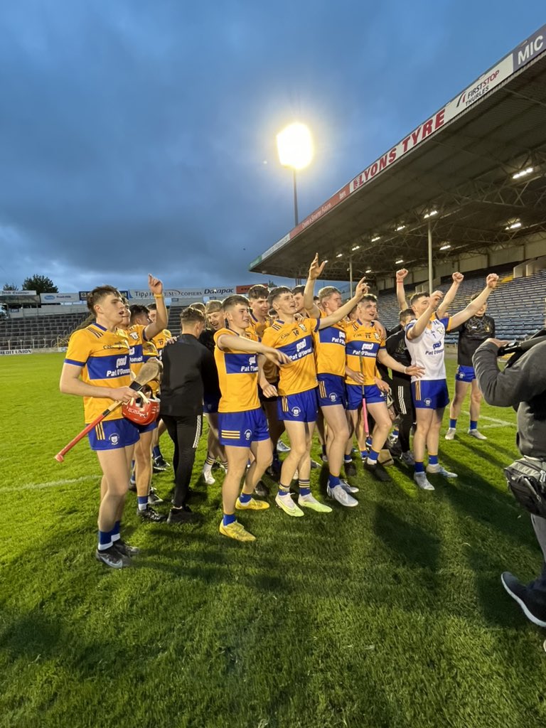 BarryOC_'s tweet photo. What a performance! Fully deserved.
Munster Minor Champions!
Hon the Banner 🟡🔵🟡🔵 https://t.co/oaSIb3mYQV