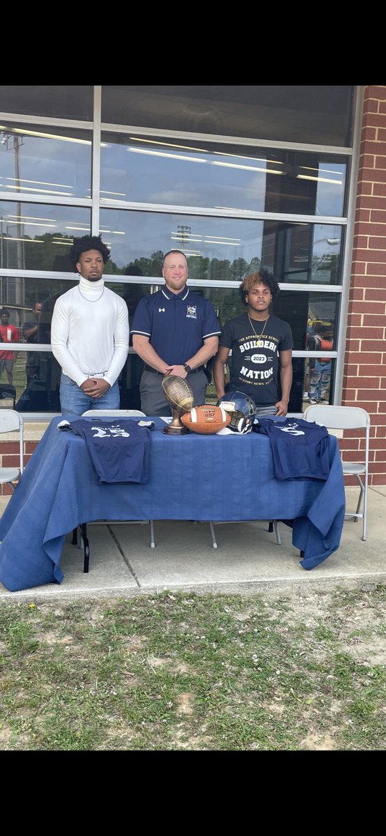 Meadowbrook_FB's tweet photo. Special day at MBK for these two. Proud of @Jahhnick_ (The Apprentice School) and @Chosen1_Eli2 (Bluefield University) Can’t wait to see the path they pave at the next level. Once a Monarch always a Monarch! Future is bright!!
#SigningDay
#MBKFootball https://t.co/dKDhMt04z1