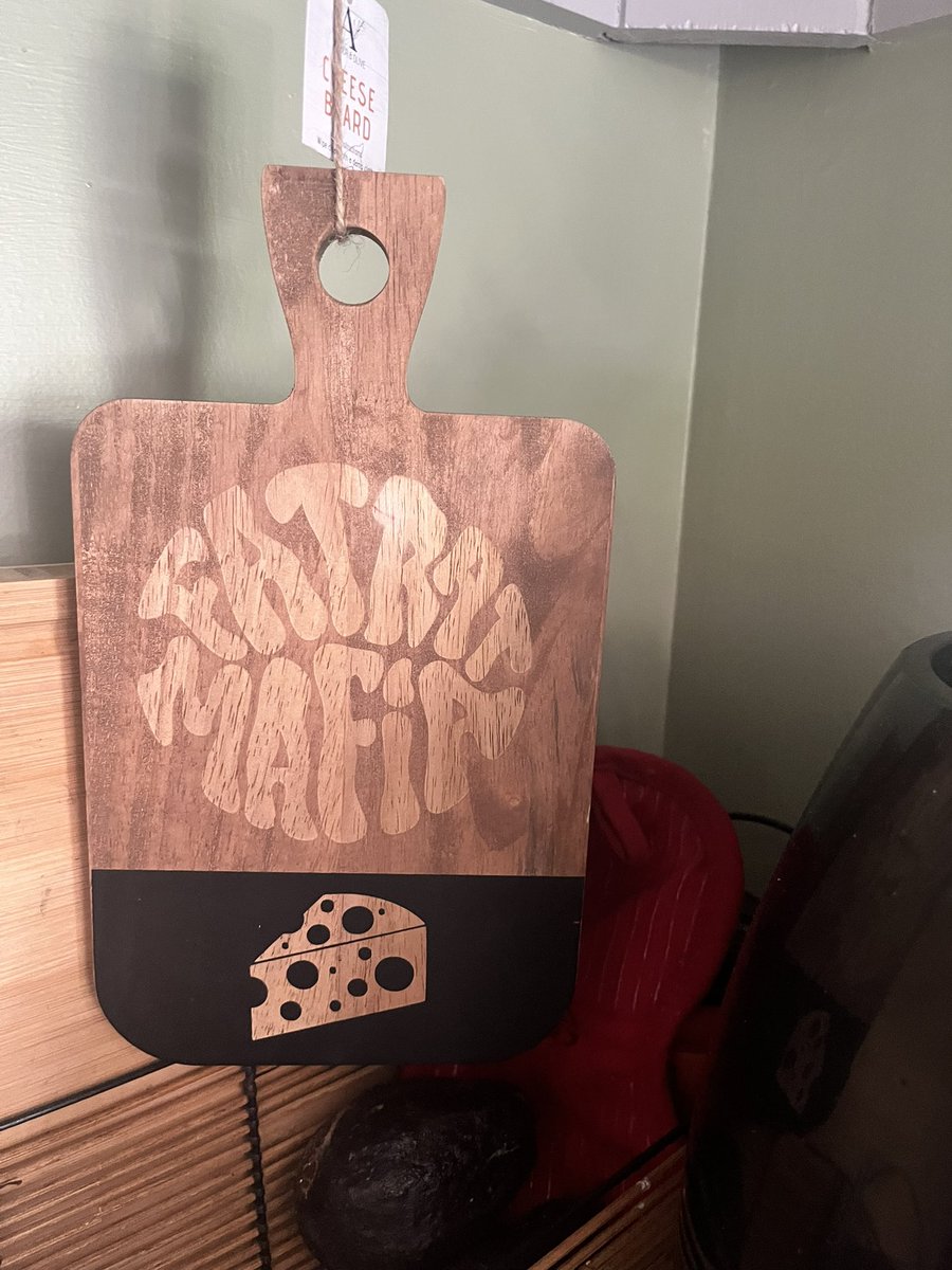 Shot out to <a href="/rickydanks/">🧀RickyDanks.eth🧀</a> for letting get this win off him the cheese board is real thank u <a href="/ThirstyCustoms/">Thirsty Customs</a> nice work #FRM <a href="/fatratmafia/">Fat Rat Mafia 🧀🐭</a>