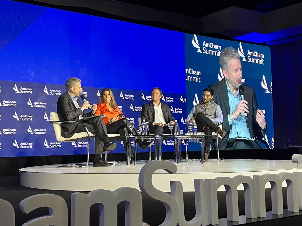 AmChamArgentina's tweet photo. 💡 Descubrí el potencial de la industria del conocimiento en este panel del #AmChamSummit 2023. 

Junto a Lorena Zicker (@AWSLatam), @flopeziervasi (@MSFTArgentina), @FedeHernandez1 (@soyhenry_ok) y @GuastiniLuis (@manpowergroupAR) como moderador.

💻 ¡Escuchalos! https://t.co/Npc8qDludQ 

Presentaron este espacio Henry Bateson (@motorola_AR) y Andrés Quinn (@SomosOCPTECH).