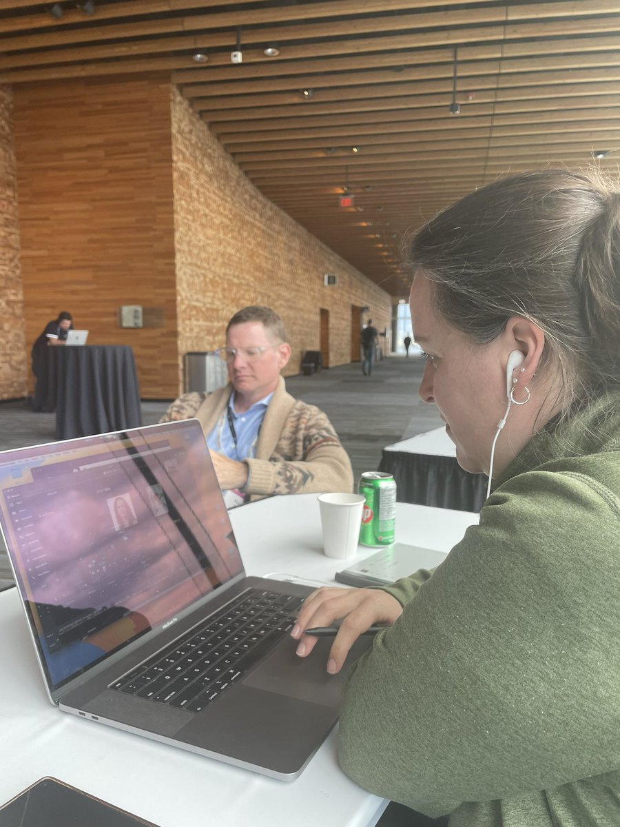 Lori Lorusso 😈👩🏽‍💻💃🏽🏝️ tweet media