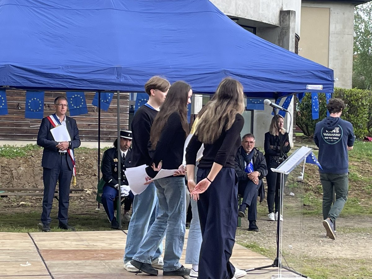 I was happy to contribute to #EuropeDay in my village today! Young people will shape Europe’s future.