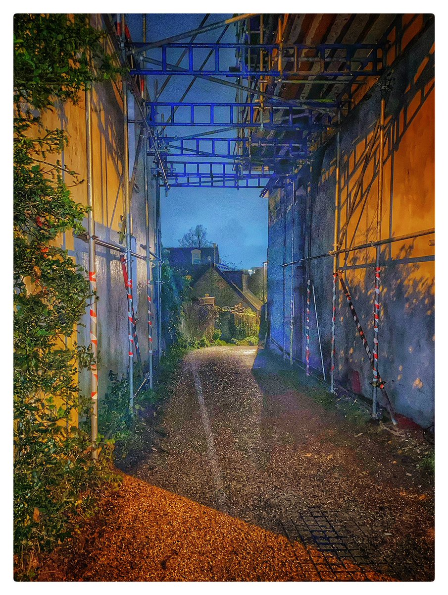 Central Hill at night 📸

#Photography #CentralHillEstate #SE19 #CentralHill #UpperNorwood #CrystalPalace #SaveCentralHill #iPhone11ProMax #StreetPhotography #CapturingBritain #UKallday