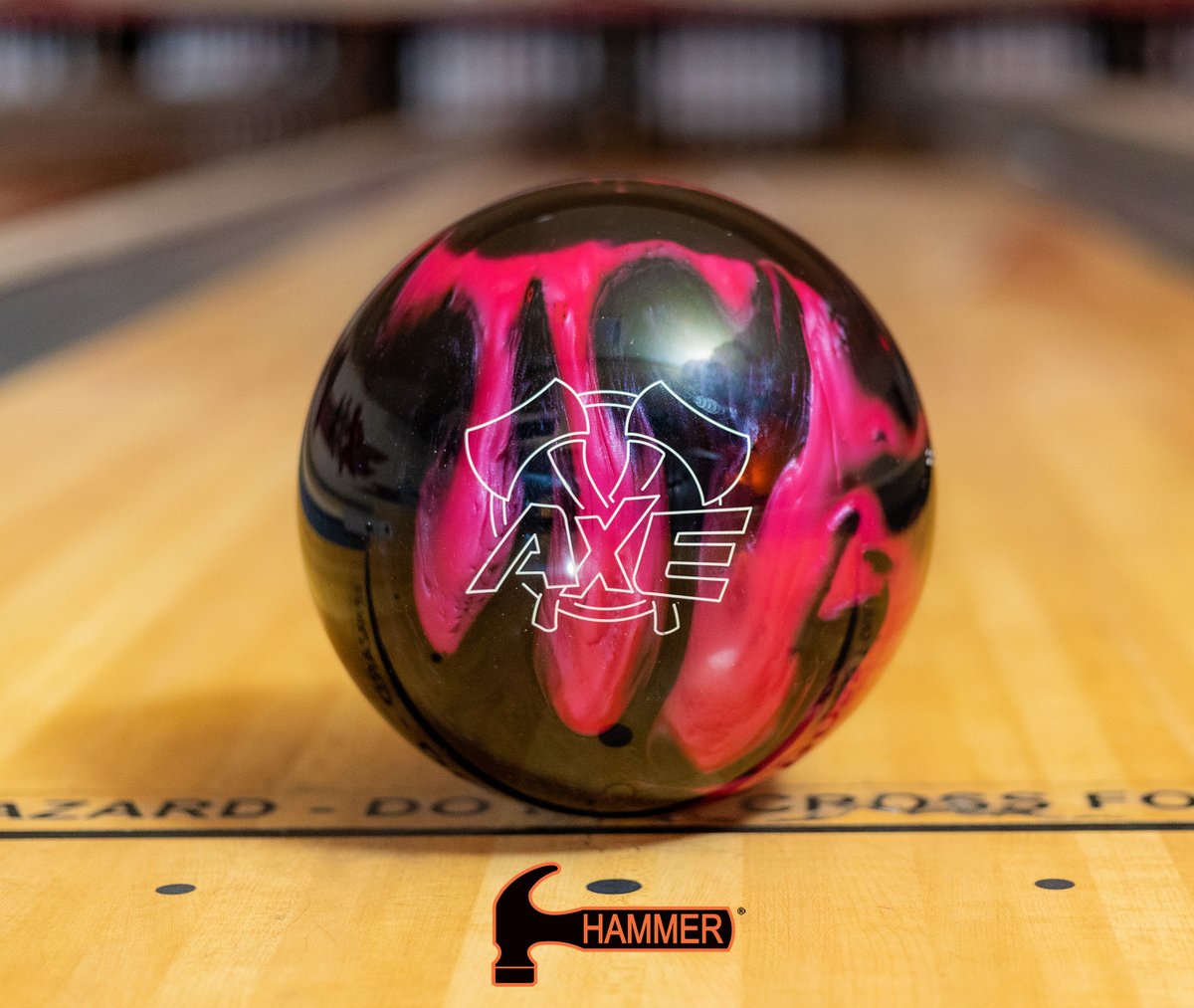 HammerBowling's tweet photo. The AXE Pink/Smoke is one of 3 new colors coming to the Hammer line this month. Sharpen your spare game with the AXE!
#HammerBowling #HammerAXE ๐ช 05.25.2023
#NothingHitsLikeAHammer ๐จ https://t.co/NFG8wpW5pF