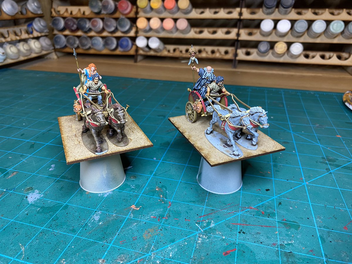 WH_40K's tweet image. Finished the chariots kit from @AtVictrix with Boudicc and A Druid mounted with their riders! #wargames #28mm
