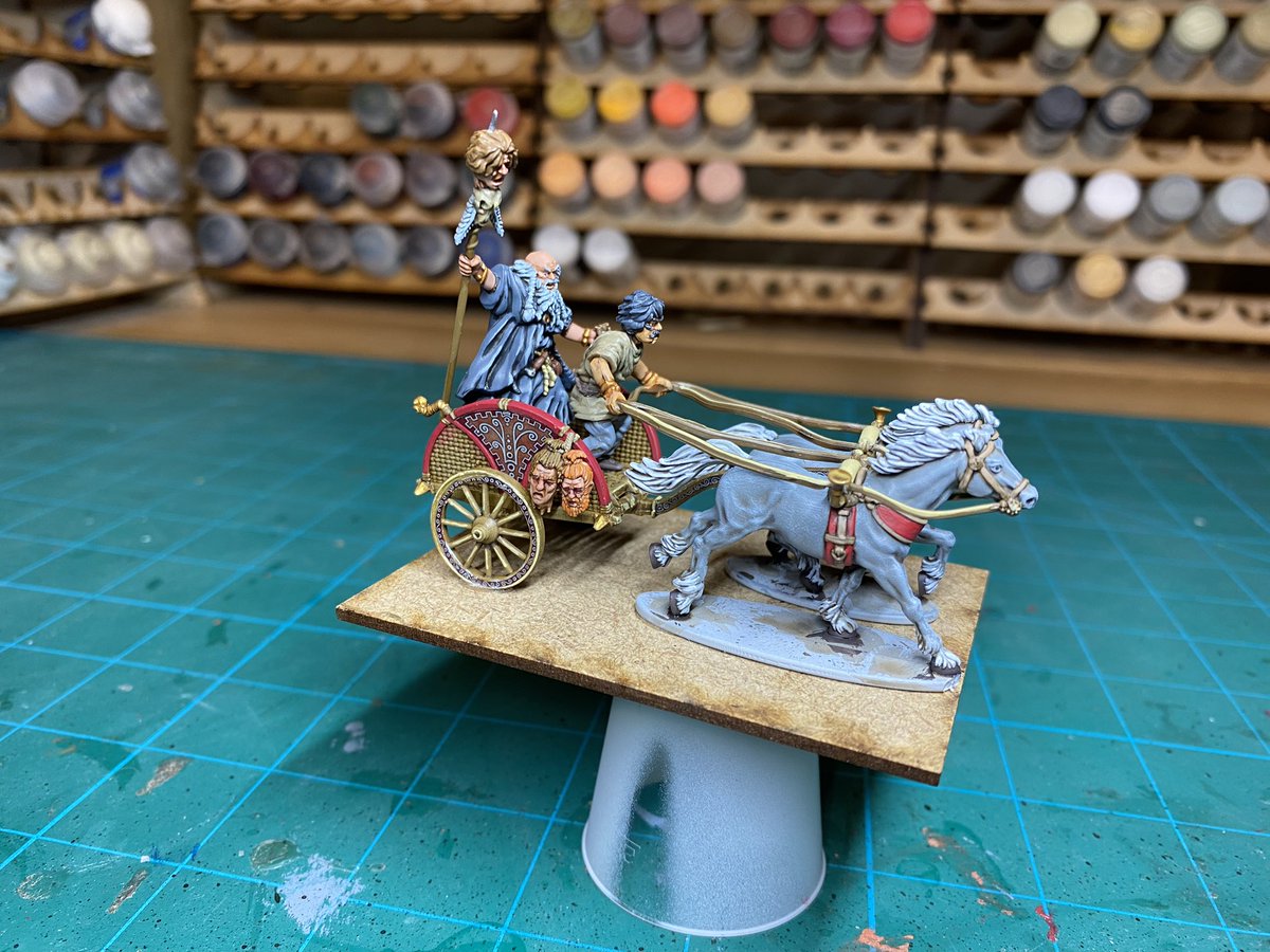 Finished the chariots kit from <a href="/AtVictrix/">Victrix Miniatures</a> with Boudicc and A Druid mounted with their riders! #wargames #28mm