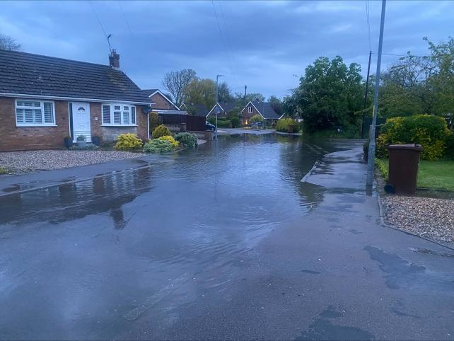 #Norfolk hit by #flooding amid Met Office yellow alert
eveningnews24.co.uk/news/23511104.…