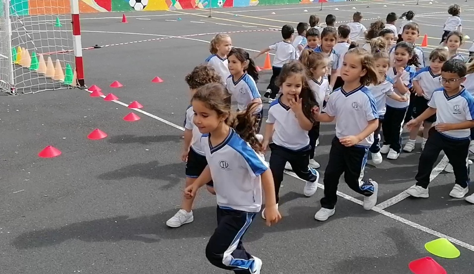 ColeMilagrosaOr's tweet photo. Hoy celebramos el día de Santa Luisa de Marillac, una de nuestras fundadoras.Con motivo de la efeméride #educacióninfantil #laMilagrosaOrotava ha celebrado el día con una especial oración en la capilla, talleres de creación de títeres y la carrera solidaria #Mevisur #colegiosHHCC https://t.co/Qk4y1eq5iJ