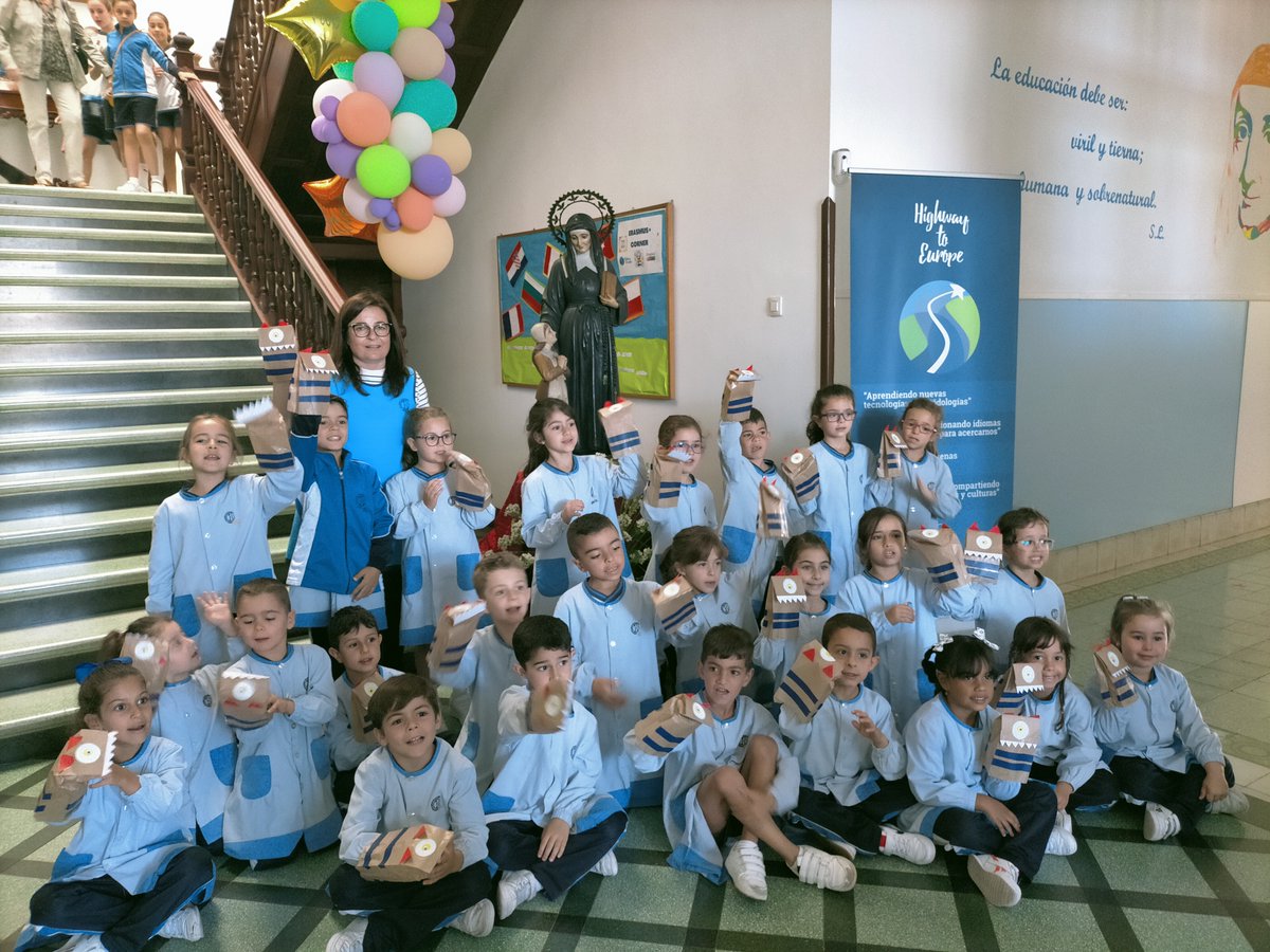 ColeMilagrosaOr's tweet photo. Hoy celebramos el día de Santa Luisa de Marillac, una de nuestras fundadoras.Con motivo de la efeméride #educacióninfantil #laMilagrosaOrotava ha celebrado el día con una especial oración en la capilla, talleres de creación de títeres y la carrera solidaria #Mevisur #colegiosHHCC https://t.co/Qk4y1eq5iJ
