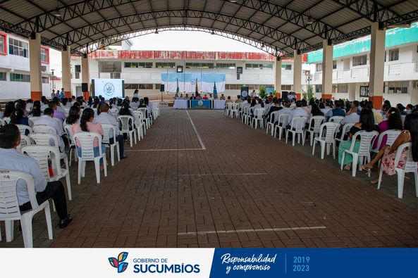 GobSucumbios's tweet photo. Representantes del Gobierno de Sucumbíos participaron en la Sesión Solemne de la Unidad Educativa del Milenio Dr. Camilo Gallegos Domínguez, al conmemorar 42 años de creación al servicio de la ciudadanía, formando lideres para la provincia.

#AmadoChávezPrefecto
#VivirMejor https://t.co/4A8XbBmuTs