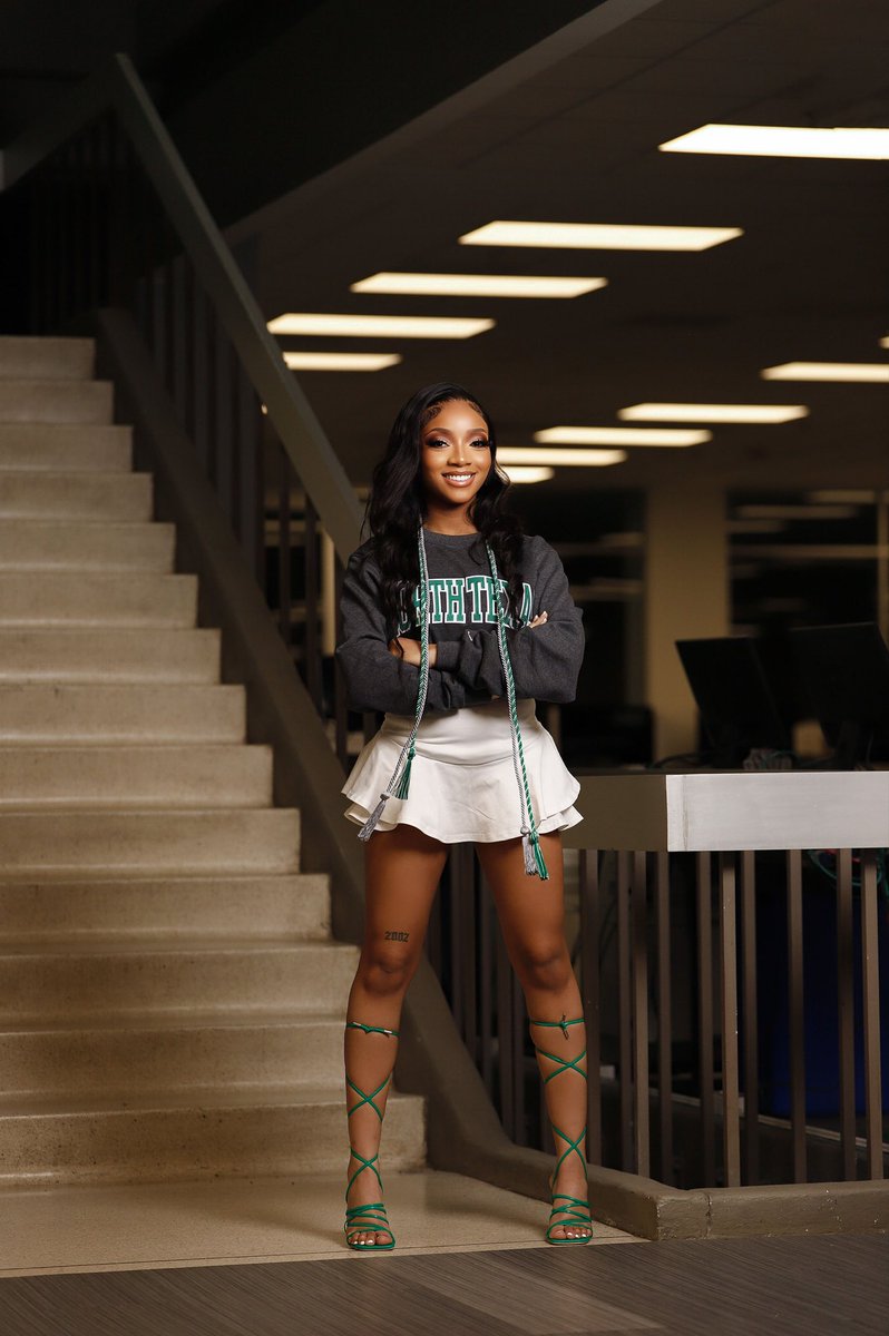 6reeanna's tweet image. Official UNT Alumna 👩🏾‍🎓