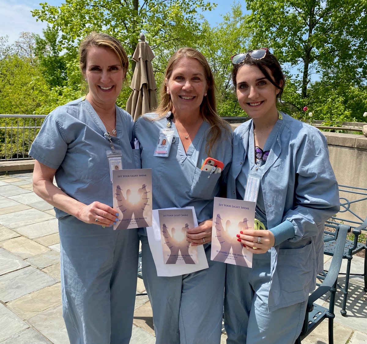 DianePerryKelly's tweet photo. Our Blessing of the Hands ceremony is a beautiful and poignant annual tradition @GreenHosp as we celebrate #NationalNursesWeek. The ceremony recognizes  the healing power of touch – that connection between nurses and their  patients. https://t.co/ORCXflrWZL