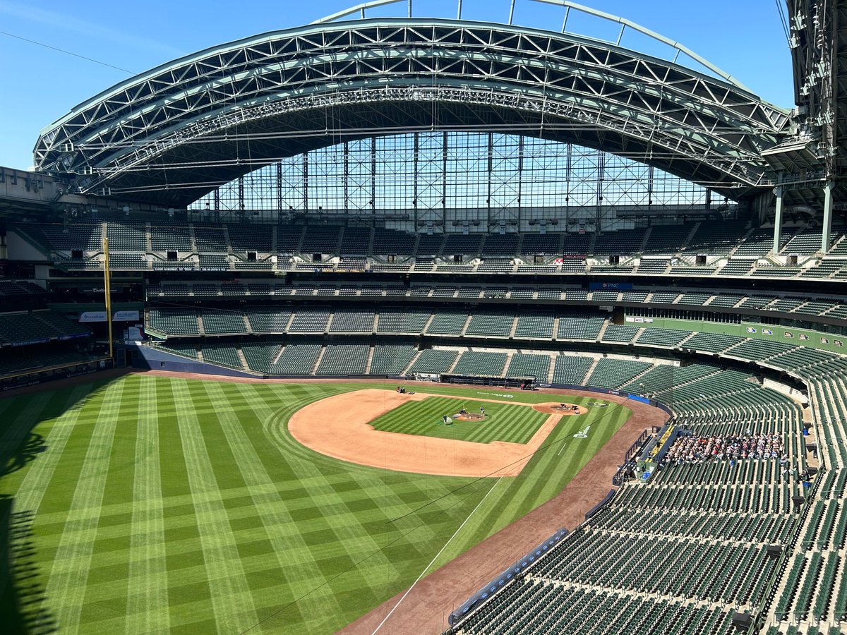 RootPikeWIN's tweet photo. Root-Pike WIN had a blast at the American Family Field today joining forces with @SCJohnson, Brewers, and @EarthEcho to engage local students in sustainable practices! 

#keepwaterclean #knowledgeispower #recycleCrew #betterworld #youthinaction https://t.co/grFZSLl8ma