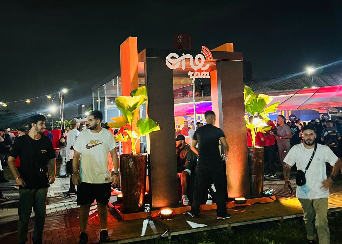 ONErpmbr's tweet photo. Passando para dizer que ainda não superamos o @mnstfestival! ⛓🔑
O nosso estúdio bombouuuu e geral gravou sons incríveeis! 👀
Quem colou dá um alô aquiii 🤩
#MainstreetFestival #Mainstreet #Festival #CompromissoAlemDoVerso https://t.co/JUS26Ut5PW