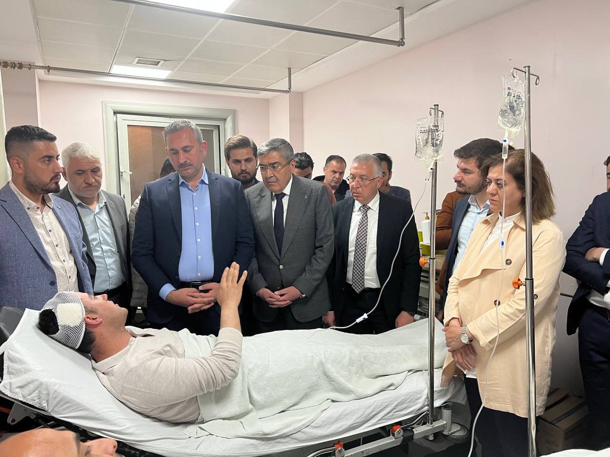 ErtugrulTEYMUR's tweet photo. CHP, ittifak içerisinde olduğu terör grupları ve mafya uzantılarıyla gazi şehrimizin üzerine çökmek istemektedir.

İngiliz’e Fransız’a teslim olmayan bu şehir sizin zorbalığınıza asla teslim olmaz .⤵️ https://t.co/B4sbR3tgdh