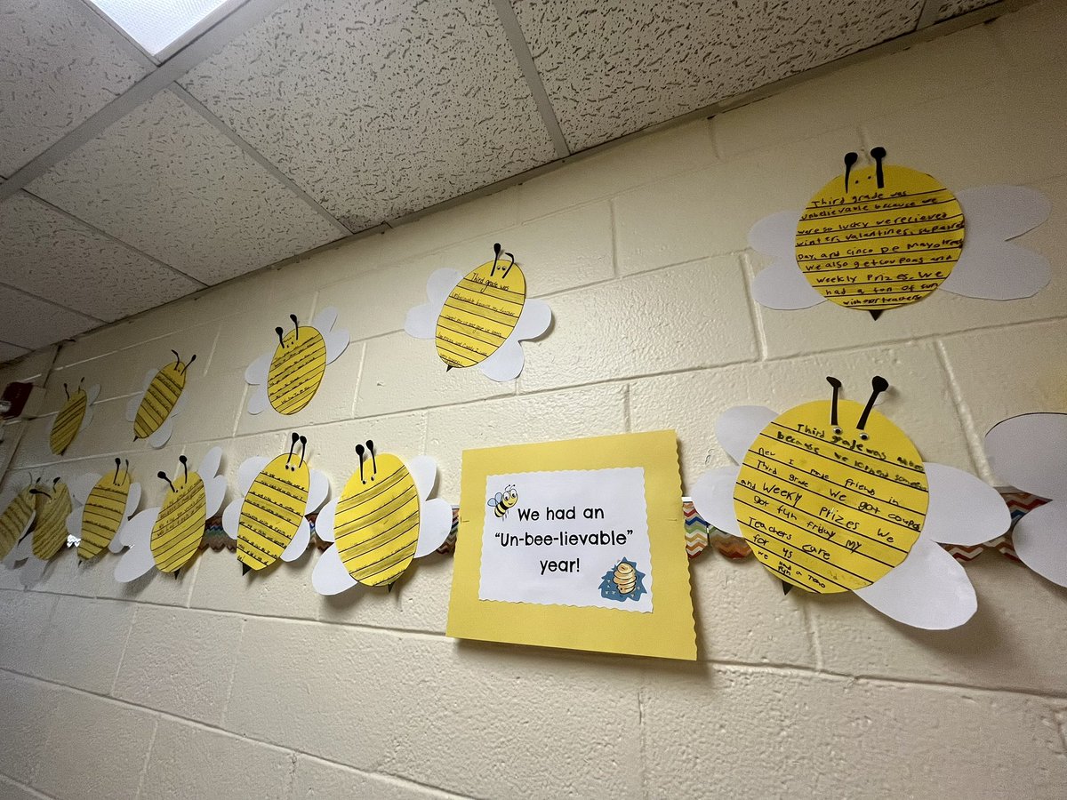 MsCarroll04's tweet photo. We had an “unBEElievable” year! 🐝📒 https://t.co/yTO93x0xpi