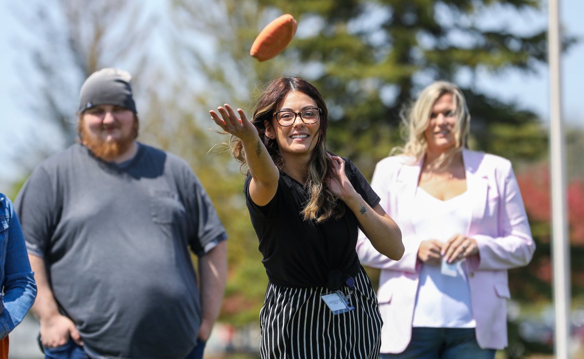 UWMLife's tweet photo. Whether you call it bags or cornhole, one thing's for sure — taking a breather with some fresh air and friendly competition is the perfect way to spend a sunny day with team members! ☀️ https://t.co/6Ob7ZDsXlE