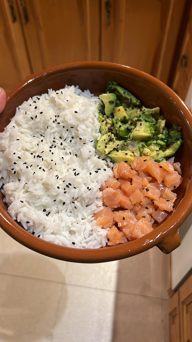SundiSundi's tweet photo. Hoy en el menú #poke 
Sí tengo hambre, si tengo https://t.co/e5eisnbkNn