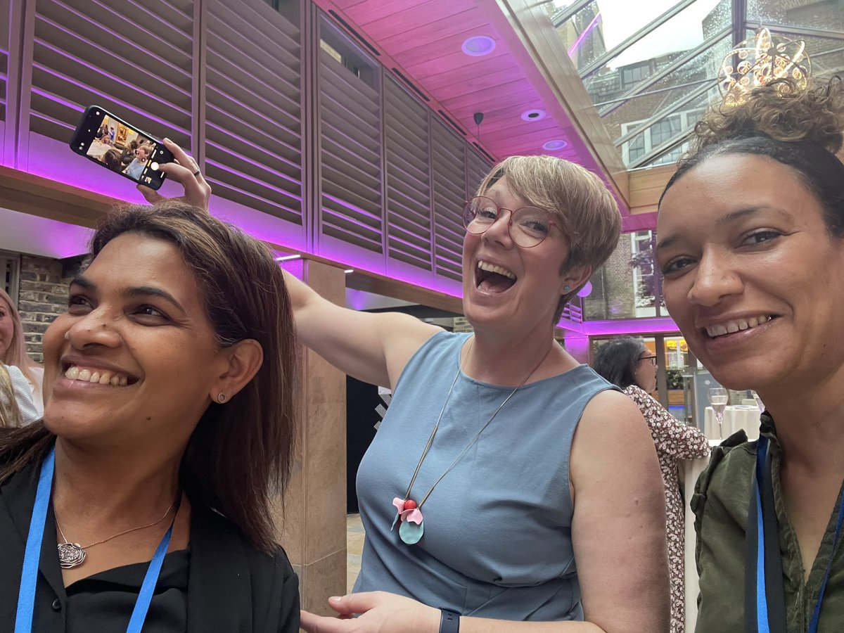 NicoelaH's tweet image. Resilience Based Clinical Supervision  celebration! So lovely to network with inspiring individuals who share the passion for #rbcs @NorthMidNHS @joan_myers @CNOEngland @Suzanne02190370 @datt_colette @GraceatFoNS 😊