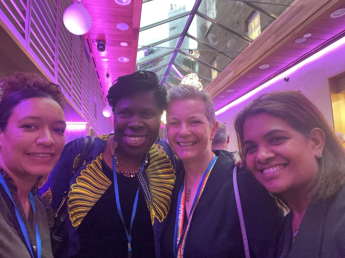 NicoelaH's tweet image. Resilience Based Clinical Supervision  celebration! So lovely to network with inspiring individuals who share the passion for #rbcs @NorthMidNHS @joan_myers @CNOEngland @Suzanne02190370 @datt_colette @GraceatFoNS 😊