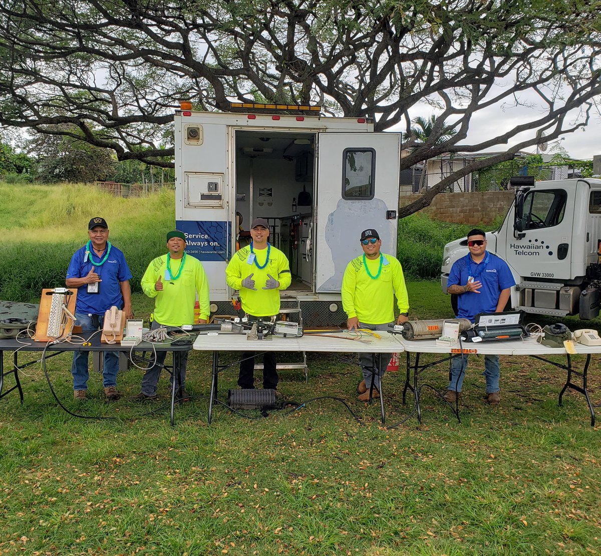 HawaiianTel's tweet photo. Mahalo @AugustAhrensEs for hosting us at Career Day last week! Our fiber technicians taught students about different vehicles and technology within their careers.
#Fioptics #InspiringTheFuture https://t.co/V7ghWYY8qs