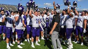 Excited to announce I have received an offer from the college of Holy Cross @CoachVaganek @kitster61 @CoachHoats @CoachRuss92 @B_Dyer2 @WPCatsFootball @Rivals @Andrew_Ivins