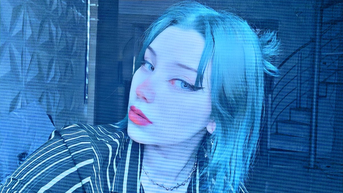 aiko_loveu's tweet photo. #cyberblue https://t.co/DPmBnmPp8F