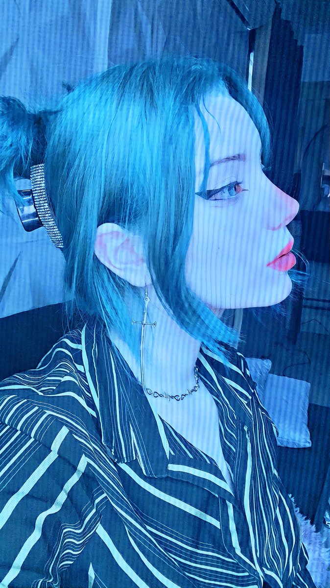 aiko_loveu's tweet photo. #cyberblue https://t.co/8wCe5jp3yA