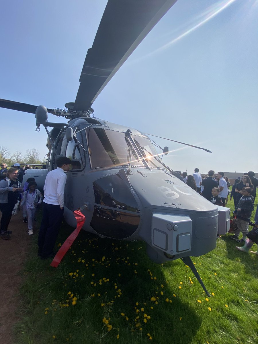 DPTechTeam's tweet photo. The coolest things happen in @DPCDSBSchools! Today, a former @StMartinCSS graduate landed a 🇨🇦military helicopter on the school football field demonstrating the importance of pursuing your passions and following your dreams. #CareerOpportunities #Mentors #leadership https://t.co/w3i6ABxnDA