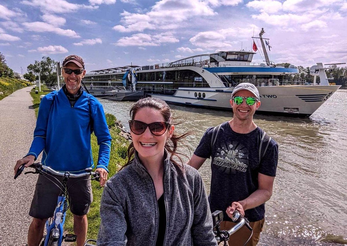 watchuswander's tweet photo. Today with @vivacruises we stopped in Krems, Austria. We checked out bikes from the ship and joined @InTheLoopTravel on a ride to neighboring Durnstein. There, we hiked up to the Durnstein castle ruins for some spectacular views of the town and the Danube below!

#travel #cruise https://t.co/KJG7bVIBn3