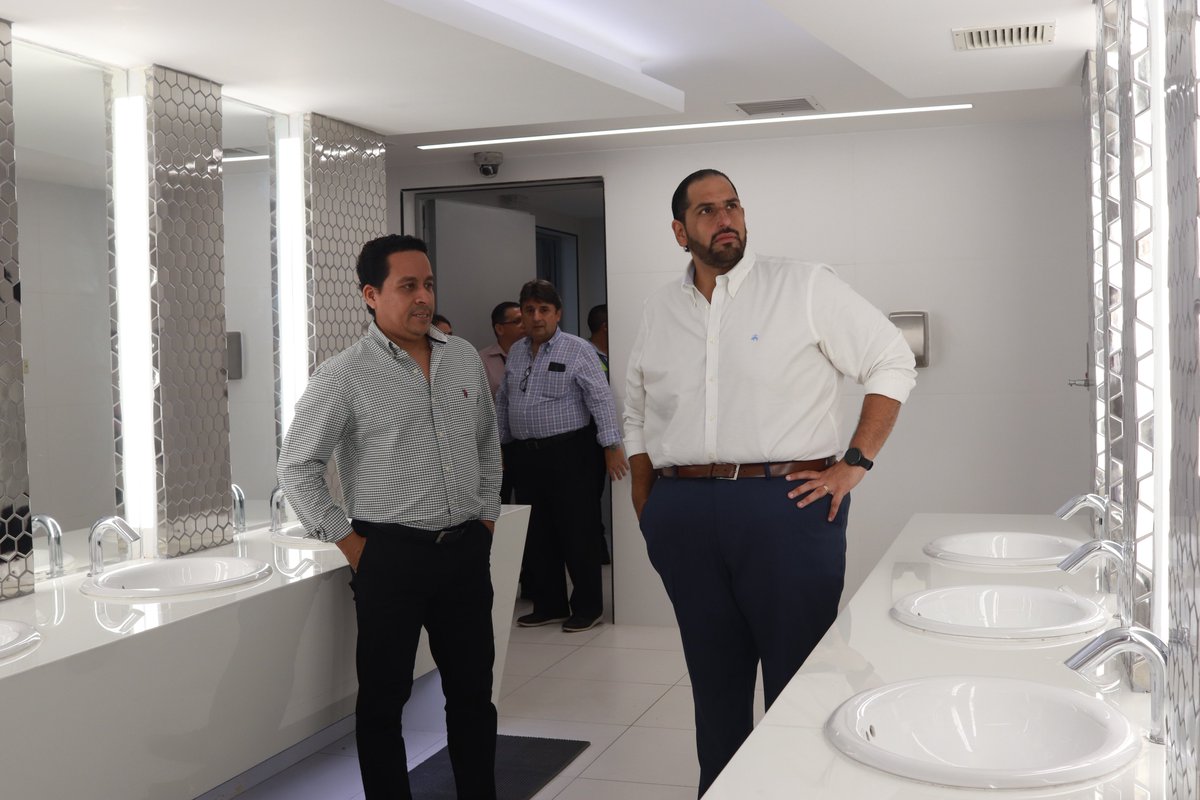 TerminalesGye's tweet photo. TERMINAL TERRESTRE DE GUAYAQUIL INAUGURA LA PRIMERA FASE DE RENOVACIÓN DE SUS BAÑOS

En esta primera fase, se han renovado siete baterías sanitarias para hombres y ocho de mujeres, así como también baterías para personas con movilidad reducida. https://t.co/j7ay6UuI8G