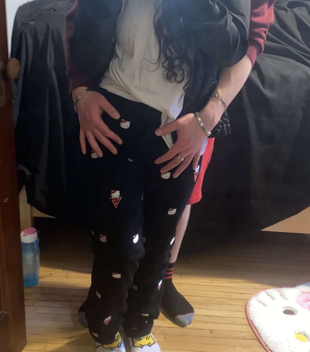 millukym's tweet photo. new pants go hard !!! https://t.co/of3nMoTR5f
