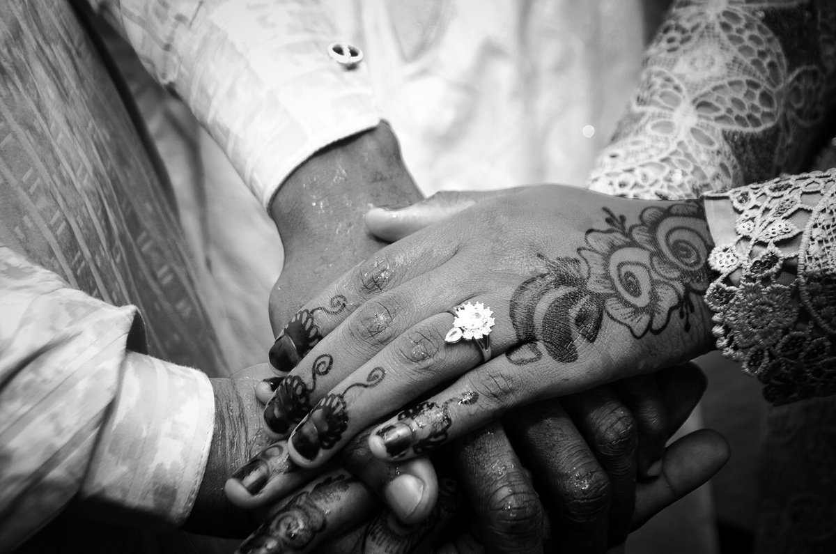_Kutex's tweet photo. Pictures of Zainab on her Nikah.

Shot by me 🙃 https://t.co/Fg85f48zC1