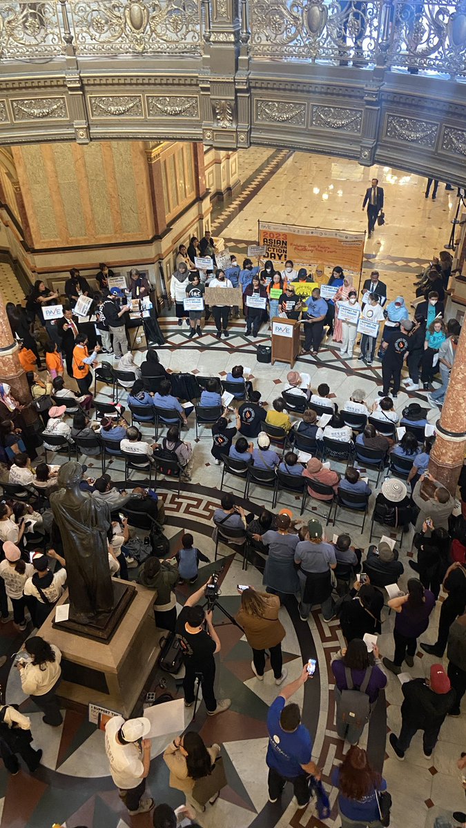 vai_chicago's tweet photo. Time to rally!
Đi biểu tình!
#asamaction2023
#paveagenda https://t.co/hgiIA7rUwf
