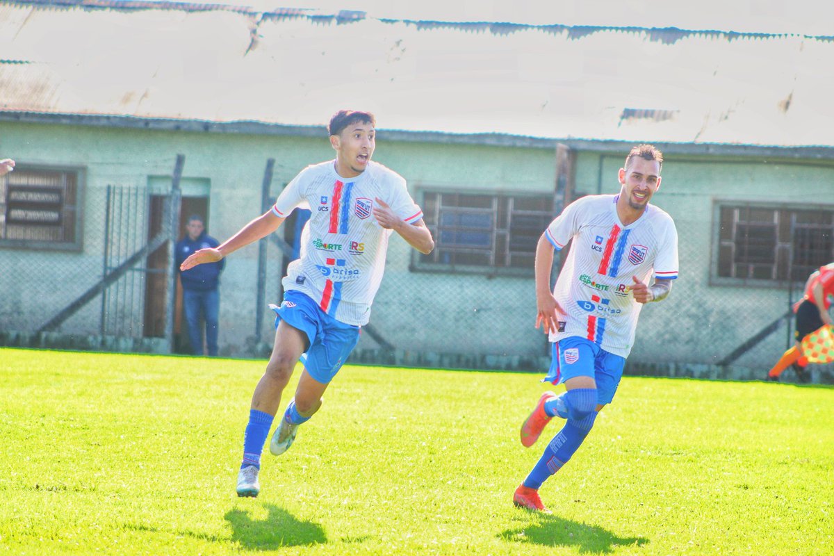 apafutoficial's tweet photo. Jogando fora de casa pela 2* Rodada do Gauchão Sub 20, a Apa enfrentou o Caxias no Estádio Municipal de Caxias do Sul. Com gols de Endril e Tolfo conquistamos 3 pontos ao vencermos pelo placar de 2x1. Próximo adversário na competição é o Juventude. https://t.co/kJtHxQvwqX
