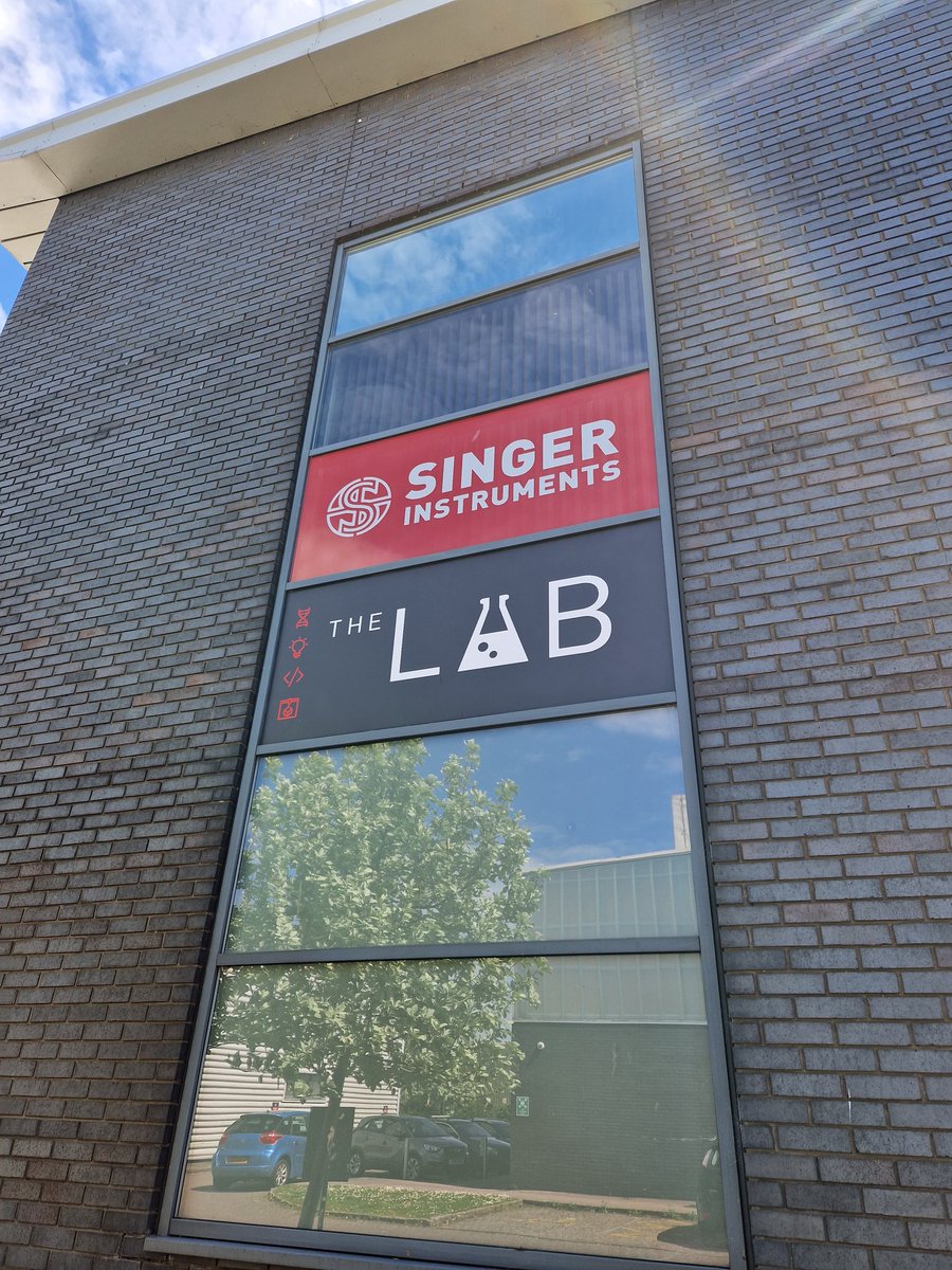 ChloeUyl's tweet photo. Second week already underway of my 3-month placement at @SingerInst. Have already learnt so much and I'm excited to start using their awesome robots to make yeast phenotyping high-throughput. @SoCoBioDtp https://t.co/90fsfy2mRf