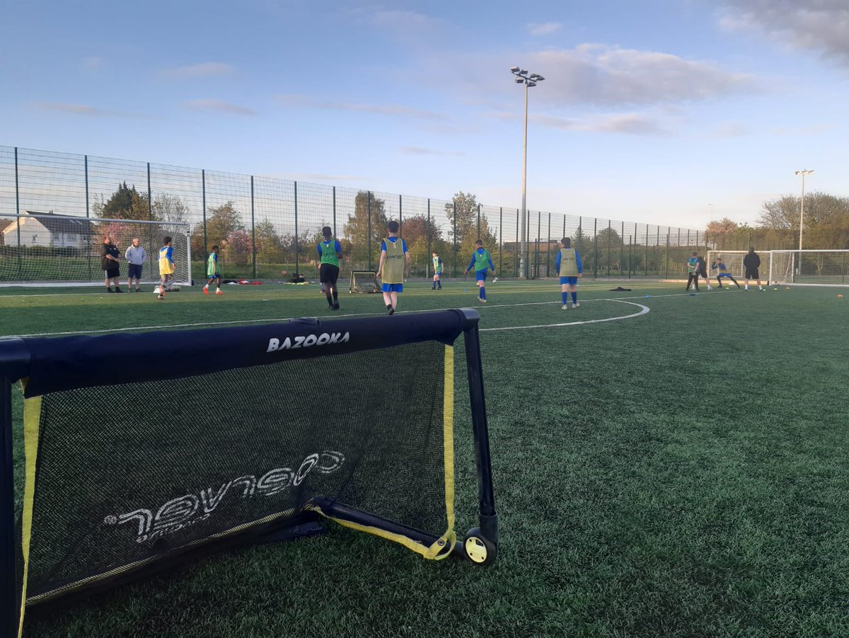 Our talented 2010 Division 3 squad are RECRUITING skilled players that want to learn and work hard! We offer 2 nights training on Tue/Thur 7:30pm -9:00pm at Forrester High school. Plus 2 nights specialist's training with Coerver Scotland a month.  
Contact Sean 07407 824 588