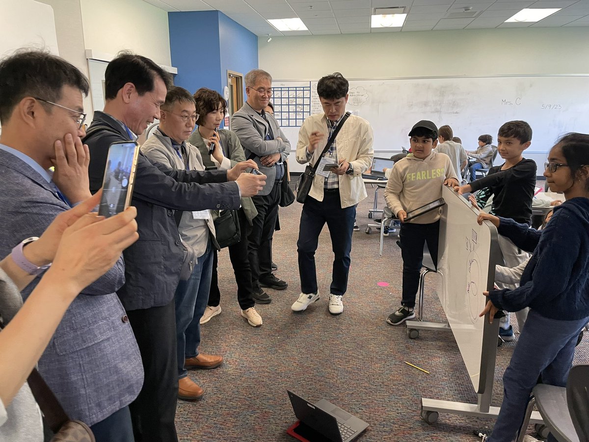GLIPPUSD's tweet photo. Thank you and 감사하니다 @RJCaughey @Geckos_Pusd showcasing World Class Learning taking place @PowayUnified to the Principals and Administrators from KNUE🙌 @Connect_PUSD @CoyotesCves @BuhrPVES @SundancePUSD @XPlorationModel @MindyinPoway https://t.co/ECS2uv36eD