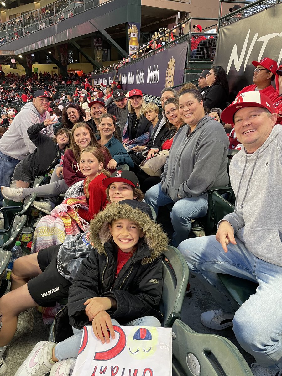 JaimeRoseRober1's tweet image. Ballgame in honor of Pops. #RIP #MacDaddy #GoHalos