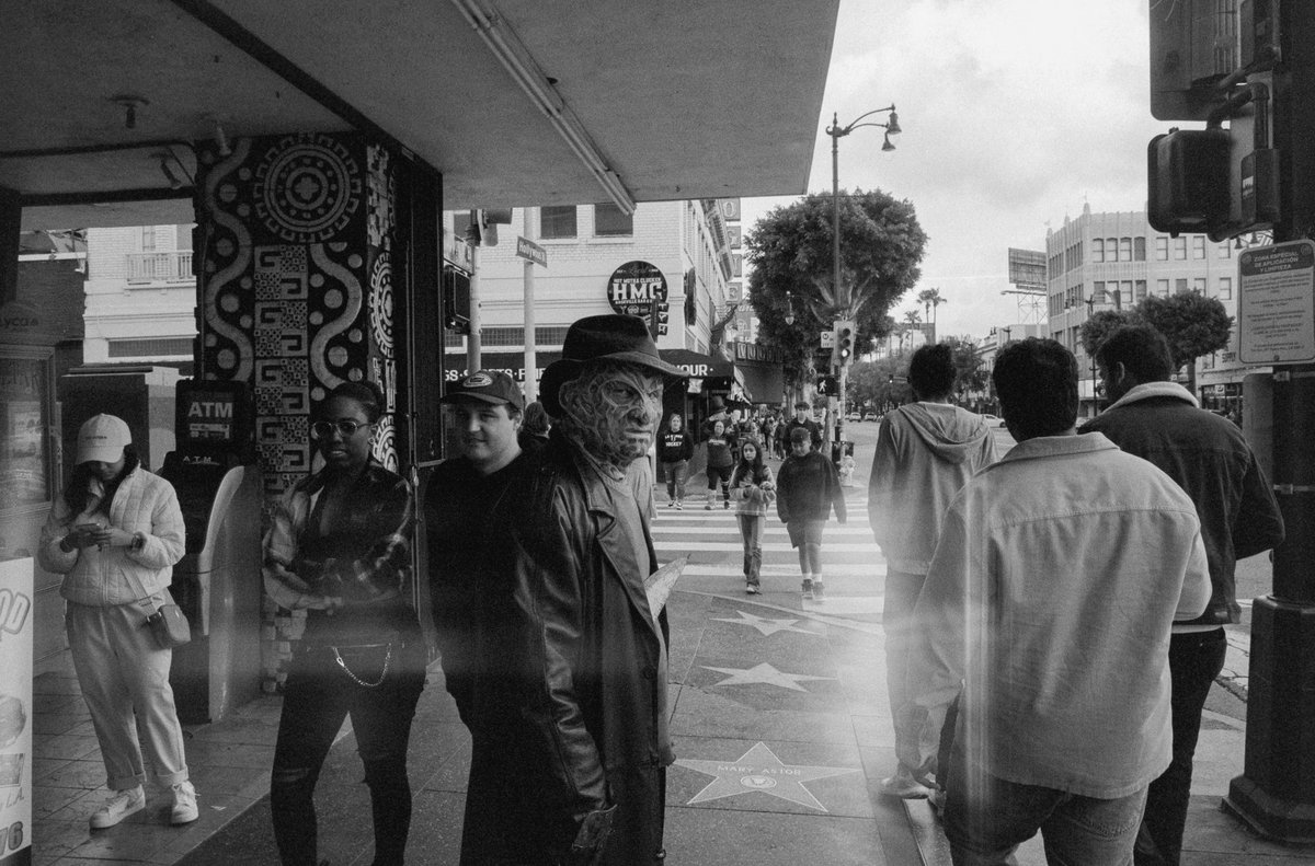 guapsoto's tweet photo. Freddy + Pennywise be killing time in Hollywood in between shifts. https://t.co/ESCvWRZaCA