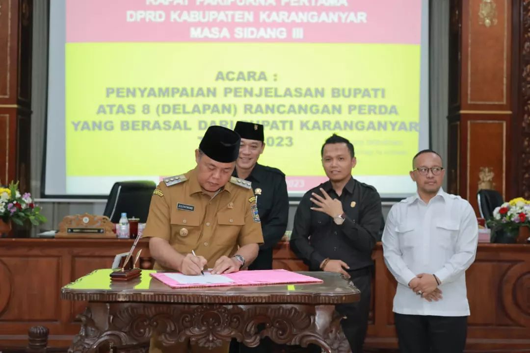 karanganyarkab's tweet image. Rapat Paripurna Penyerahan 8 Raperda di Gedung DPRD Karanganyar.
Selengkapnya, baca di karanganyarkab.go.id
#rapatparipurnadprdkra
#raperda
@kabupatenkaranganyar
@juliyatmono.1
@isnan_nur_aziz
@dprd_karanganyar