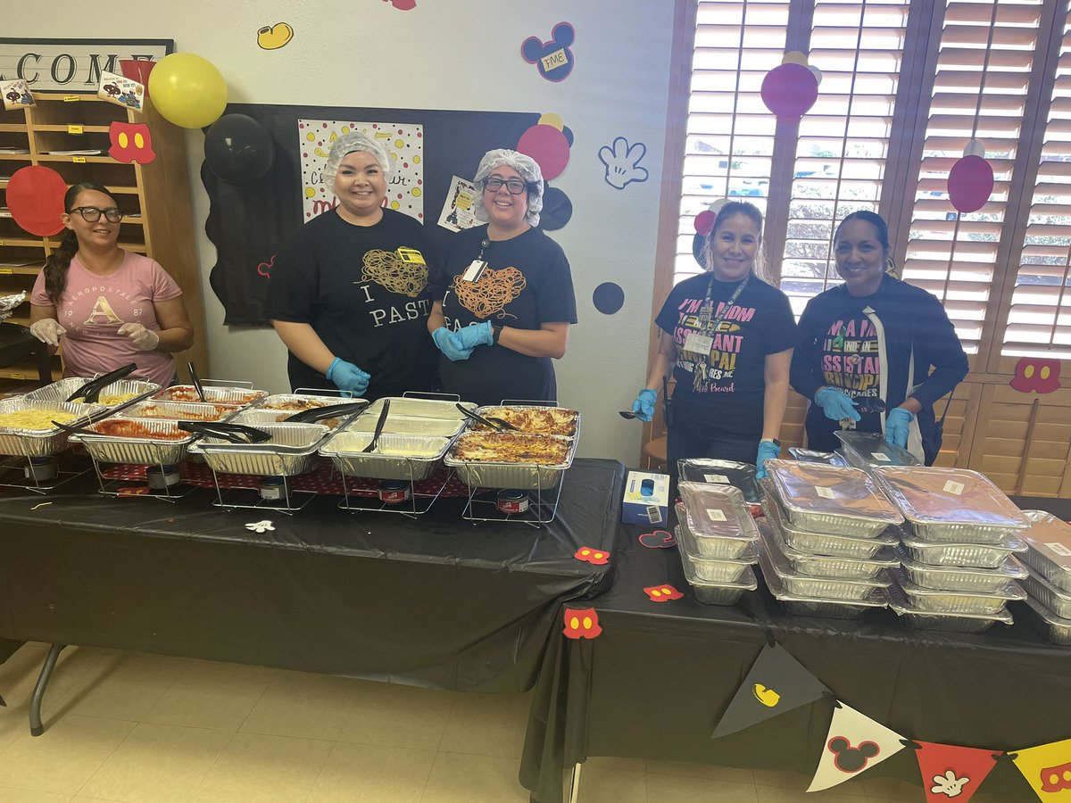 edengtabbutt's tweet photo. Happy Teacher Appreciation Week Day 2…spoiling our faculty and staff ❤️ #OliveGarden #HeartFirstCISD #LoveMyCounselingTeam https://t.co/COO2pSXHXK