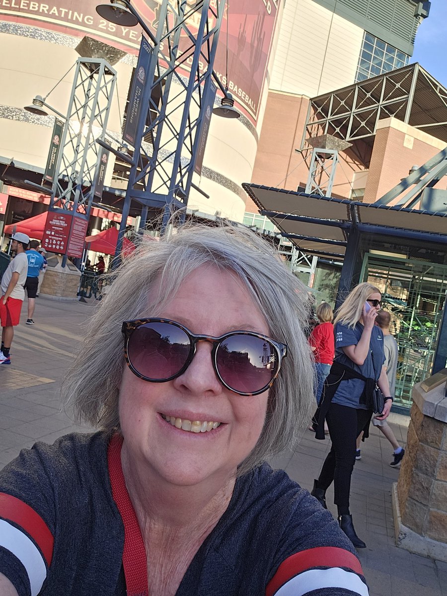 pate_al's tweet photo. #Dbacks #whatafan https://t.co/Naq7UNbWCp