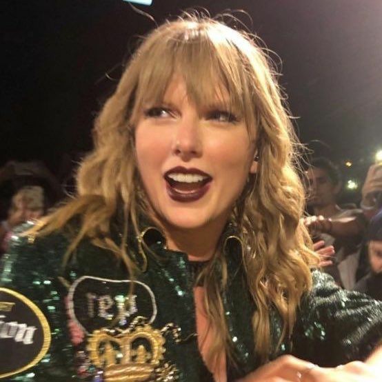 swiftiesidee's tweet image. holaa, soy Agustín y sigo a Taylor desde 2019. mirroball, daylight, love story y paper rings mis canciones. aunque folklore y 1989 mis álbumes favs. bueno no sé que más poner perdón, den rt porfa