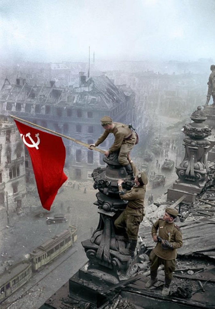 Su nombre es Desconocido... Su hazaña es INMORTAL... Gloria eterna a los héroes caídos luchando contra el Fascismo